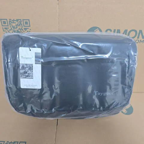 TAYGEAR BLACK LAPTOP SLEEVE / TRAVEL CASE