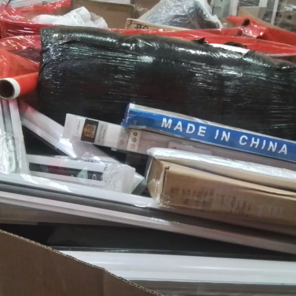 PALLET OF ASSORTED HOUSEHOLD GOODS AND PRODUCTS TO INCLUDE;TRASH CAN,SLEEPING BAG,MEMORY FOAM MATRESS TOPPER