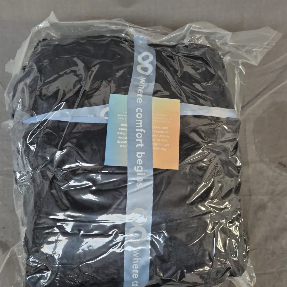 SEALED OODIE OVERSIZED HOODED BLANKET - BLACK/GREY