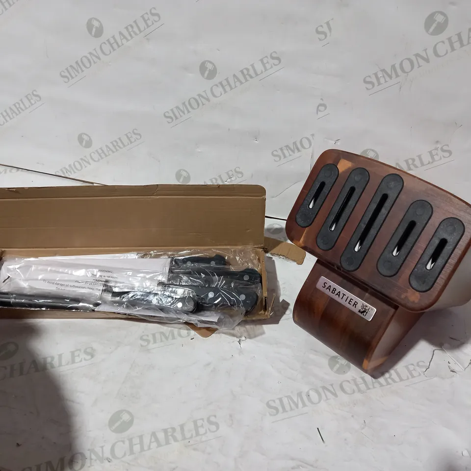 SABATIER SELF SHARPENING KNIFE BLOCK SET