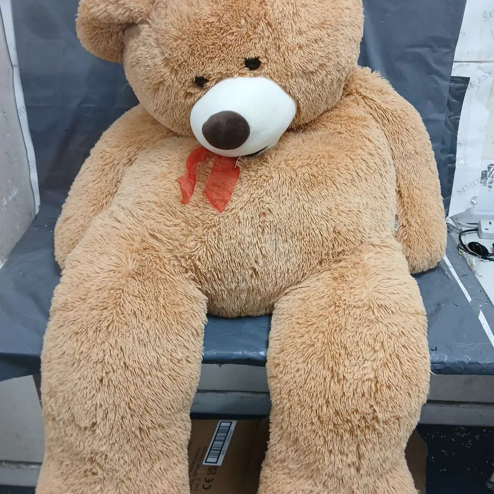 EXTRA LARGE BROWN PLUSH BEAR