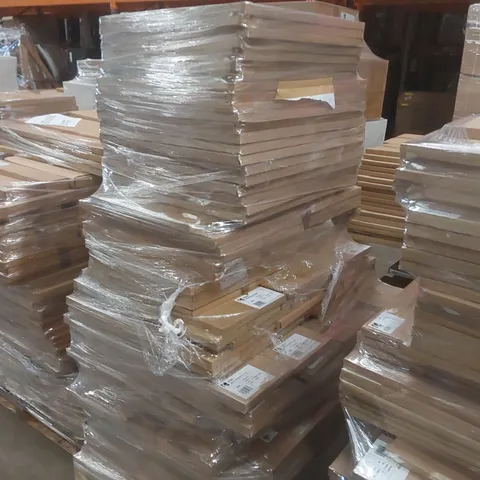 PALLET CONTAINING A LARGE QUANTITY OF ASSORTED BATHROOM FURNITURE PANELS INCLUDING: WALL END/INFILL PANEL, CHILTERN BASE DOOR ECT