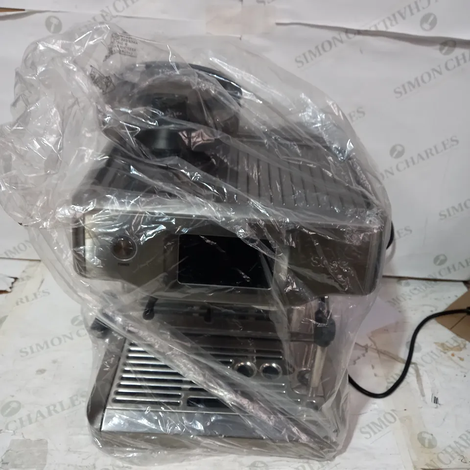 BOXED SAGE SES8800 COFFEE MACHINE 