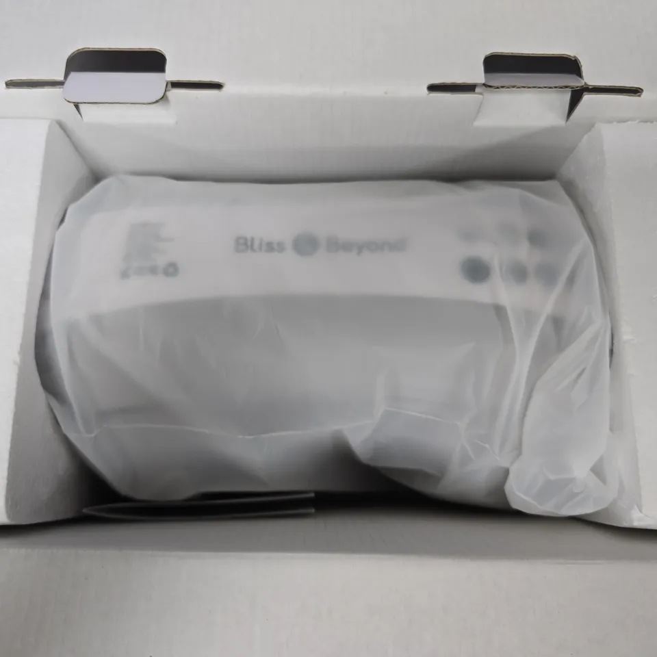 BOXED BLISS & BEYOND SMART MULTI MASSAGER