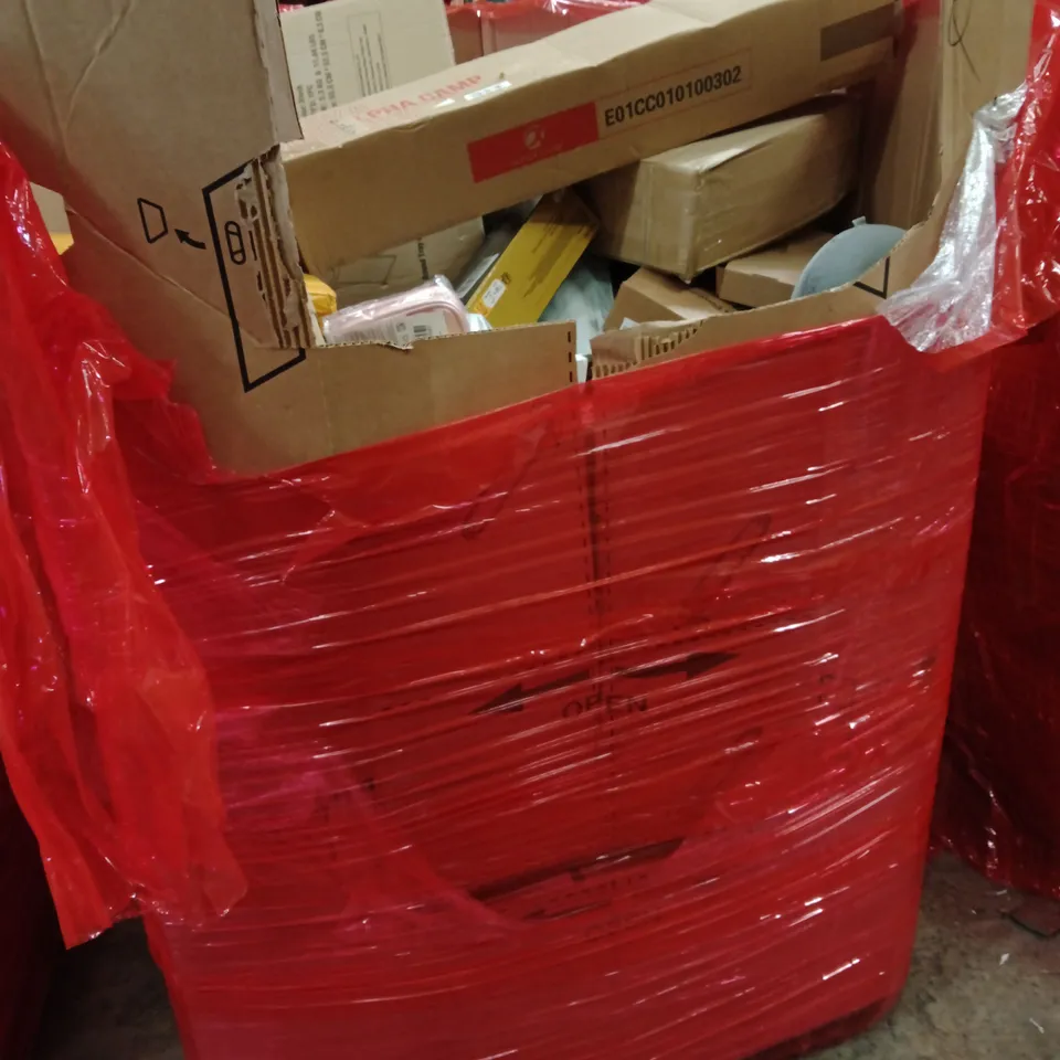 PALLET OF ASSORTED HOUSEHOLD GOODS AND PRODUCTS TO INCLUDE;ROUND TRAY SIDE TABLE, FOOTBALL NET,NECK CUSHION