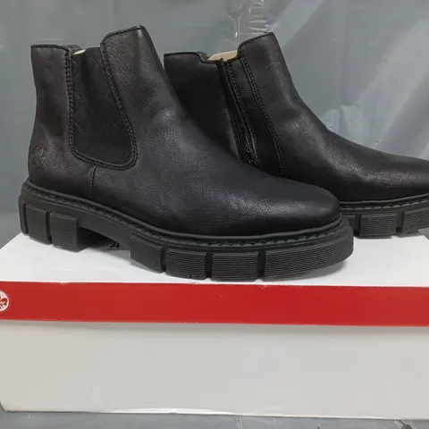 BOXED PAIR OF RIEKER CHUNKY ANKLE BOOTS IN BLACK SIZE 7.5