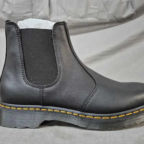 BOXED PAIR OF DR MARTENS 2976 ANKLE BOOTS IN BLACK UK SIZE 11