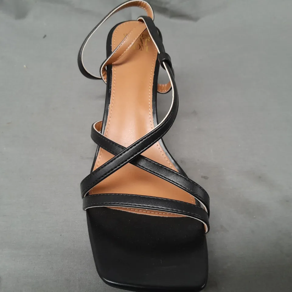 BOXED PAIR OF WHERE'S THAT FROM OPEN TOE HEELED STRAPPY SANDALS IN BLACK UK SIZE 8