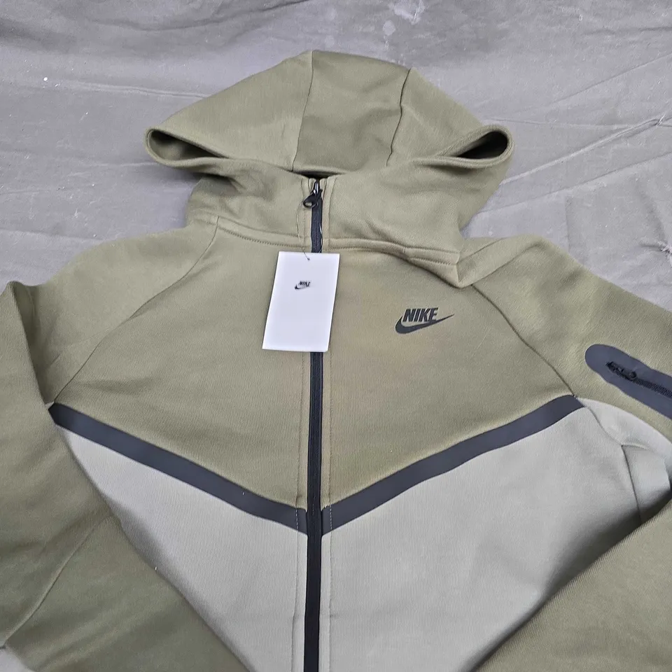 KIDS NIKE TECH FULL ZIP JACKET - SIZE XL