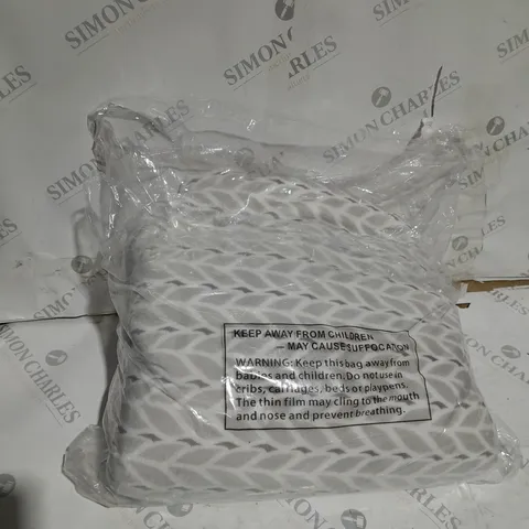 BOXED FLUFFY BLANKET