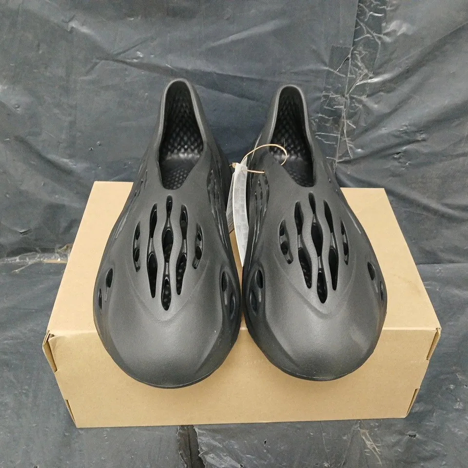 BOXED PAIR OF ADIDAS YEEZY FOAM RUNNERS - UK SIZE 12
