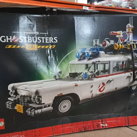 GHOSTBUSTERS ECTO-1 LEGO 