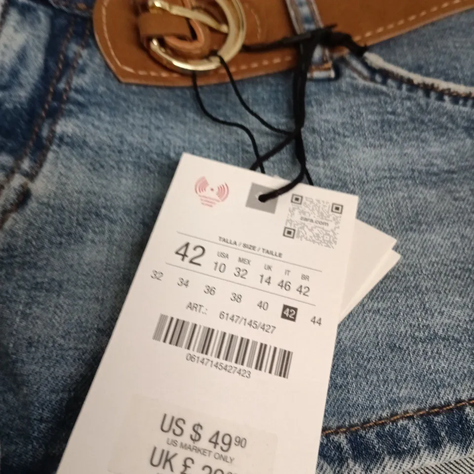 ZARA WOMEN'S DENIM SHORTS – UK 14 (US 10) WITH TAN BELT