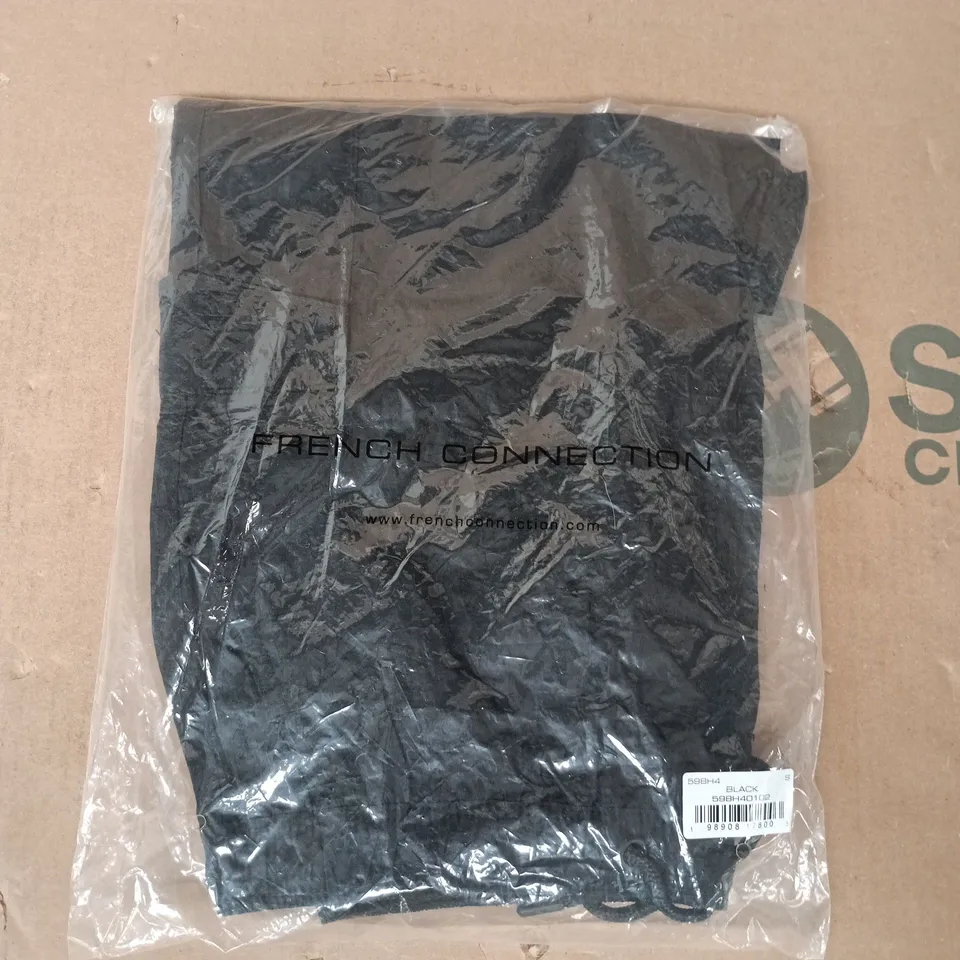 BAGGED FRENCH CONNECTION SHORTS IN BLACK SIZE SMALL