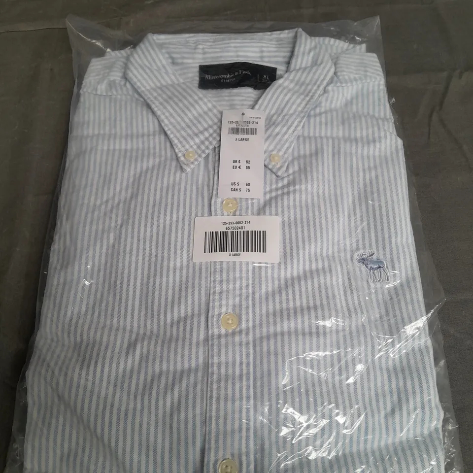 SEALED ABERCOMBIE & FITCH STRECH SHIRT IN BLUE & WHITE - XL
