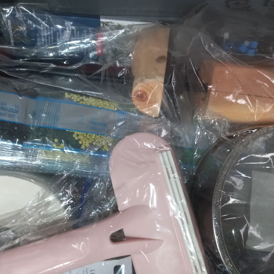 APPROXIMATELY 15 ASSORTED HOUSEHOLD ITEMS TO INCLUDE ROOF & GUTTER SEALANT, LINE MAKER, ETC