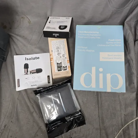 A TOTE OF ASSORTED ITEMS TO INCLUDE LOT OF MIXED HOUSEHOLD ITEMS INCLUDING DIP ECO-LAUNDRY SHEETS AND WHEELIE BIN NUMBERS