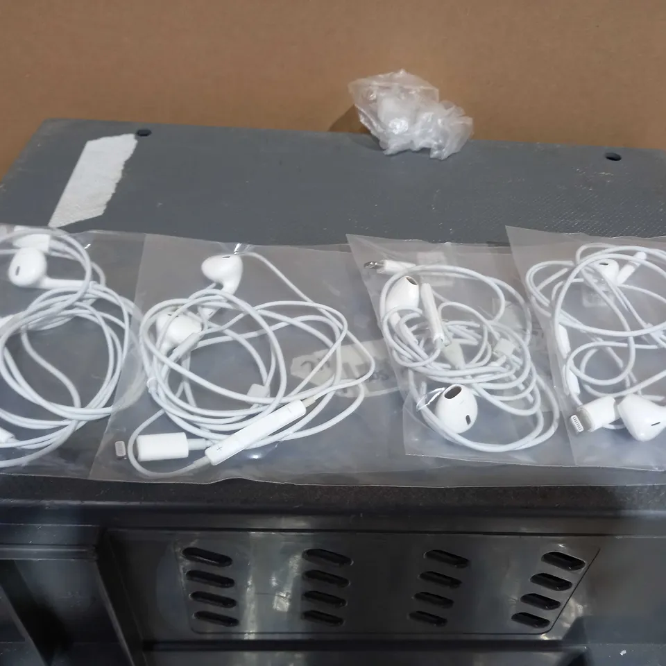 APPLE WIRED EARBUDS x4 