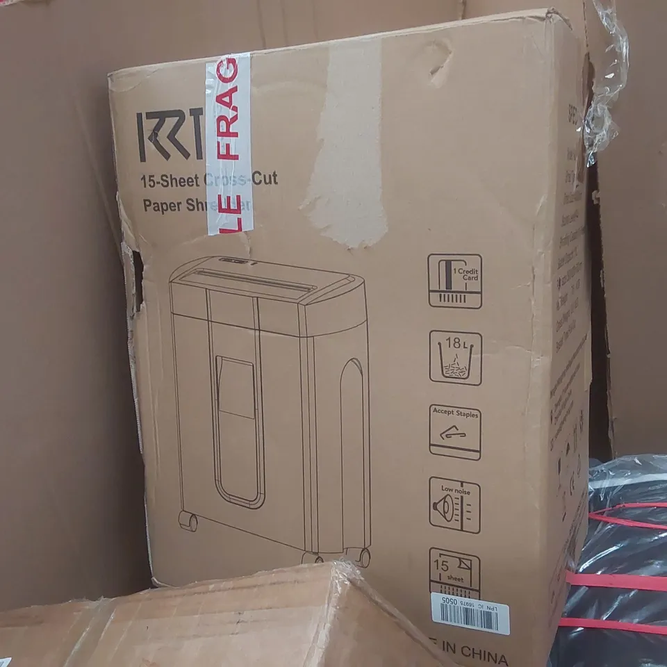 PALLET CONTAINING A VERY LARGE QUANTITY OF ASSORTED ITEMS INCLUDING: MATTRESS, OUTDOOR WALL LANTERNS, PAPER SHREDDER, SAFETY BOOTS ECT