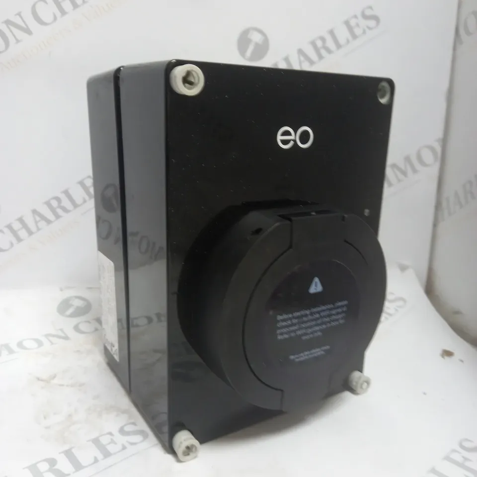 BOXED EO MINI PRO 2 7.2KW/32A 1-PHASE SMART CHARGING SOCKET 