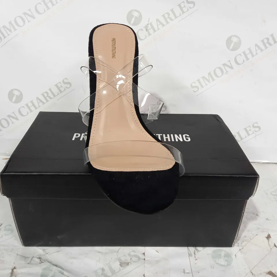 BOXED PAIR OF PRETTY LITTLE THING CLEAR BLOCK HEEL STRAPPY SANDALS IN BLACK SIZE 6