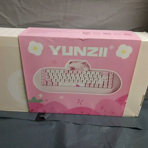 YUNZII PINK KEYBOARD – BOXED