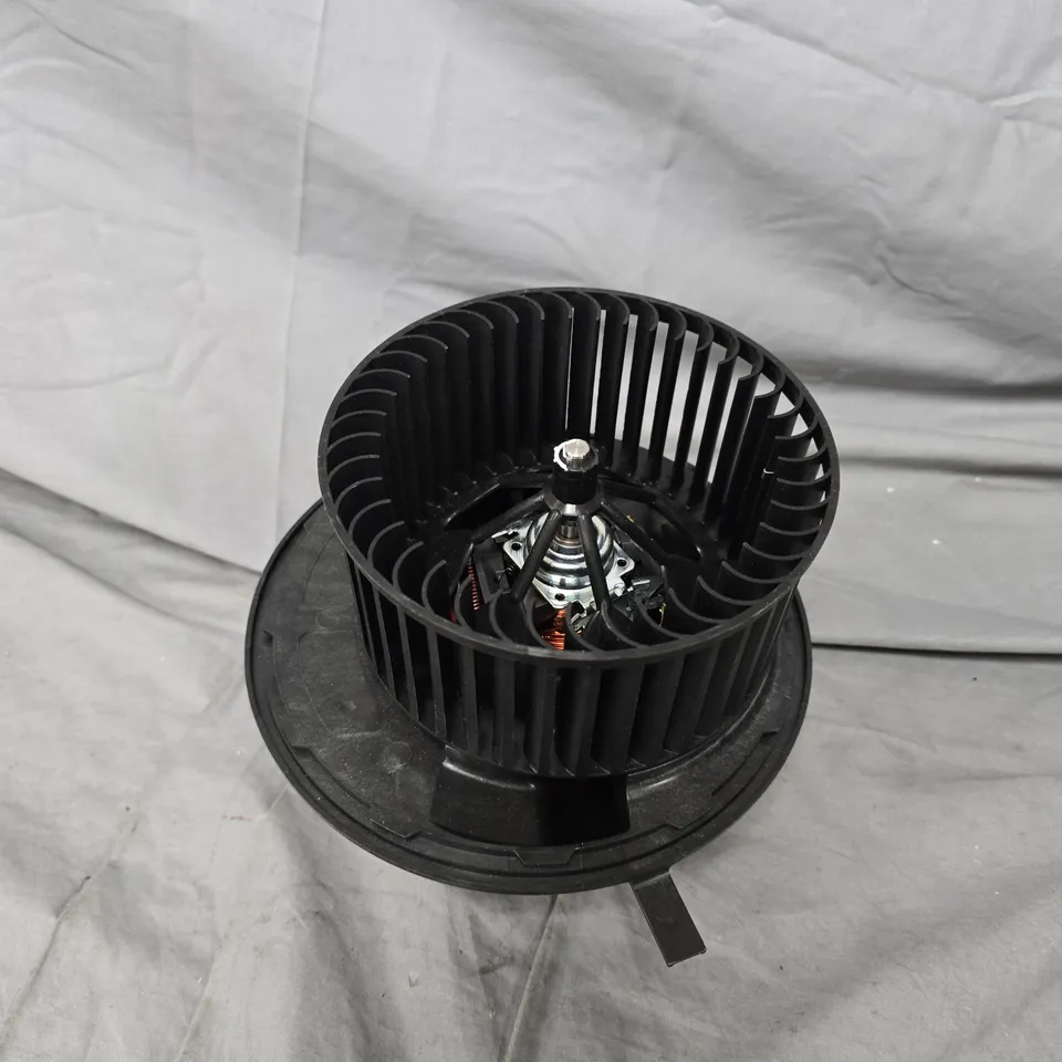 CAR HVAC BLOWER MOTOR WITH PLASTIC IMPELLER – USED