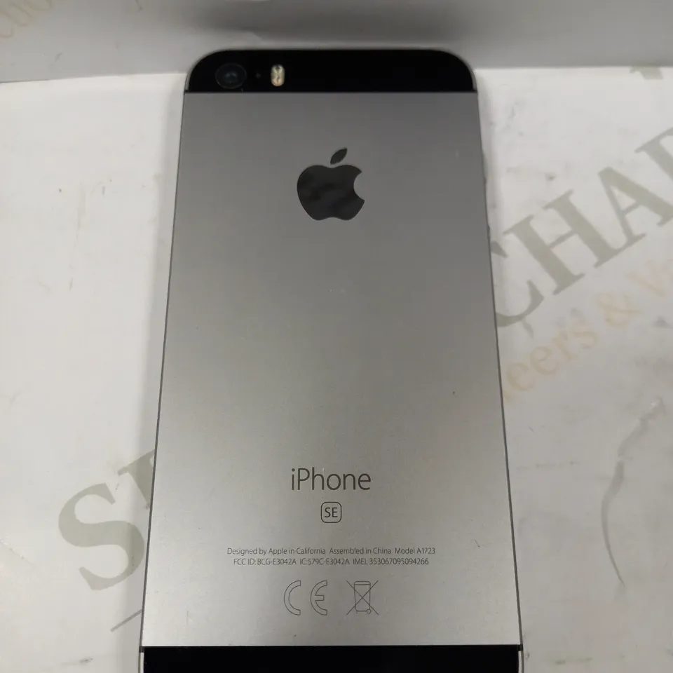 APPLE IPHONE SE (1ST GENERATION) - SILVER 
