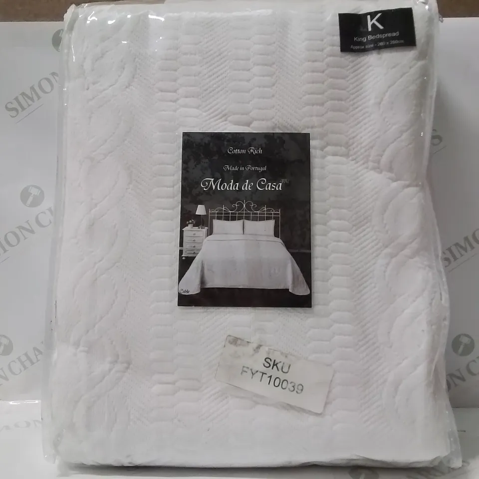 BRAND NEW MODA DE CASA KINGSIZE BED SPREAD -WHITE- 