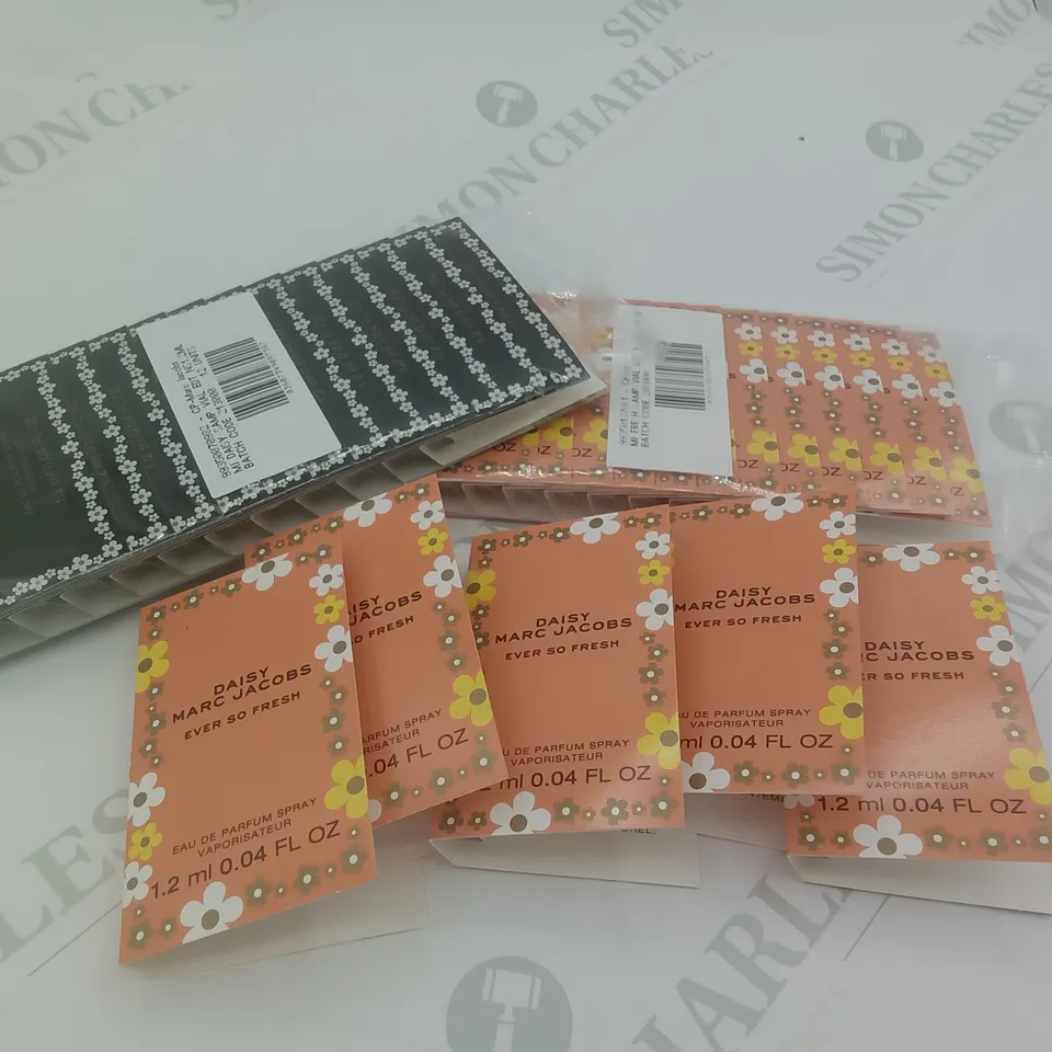 BOX OF APPROX 750 MARC JACOBS DAISY 1.2ML SPRAY TESTER