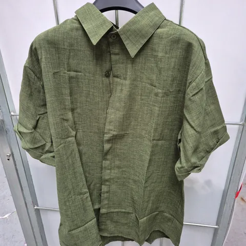 OLIVE GREEN MEN'S COLLARED SHIRT – SIZE M