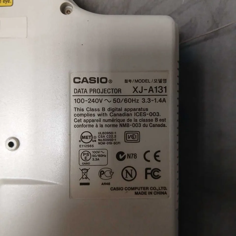 CASIO XJ-A131 DATA PROJECTOR