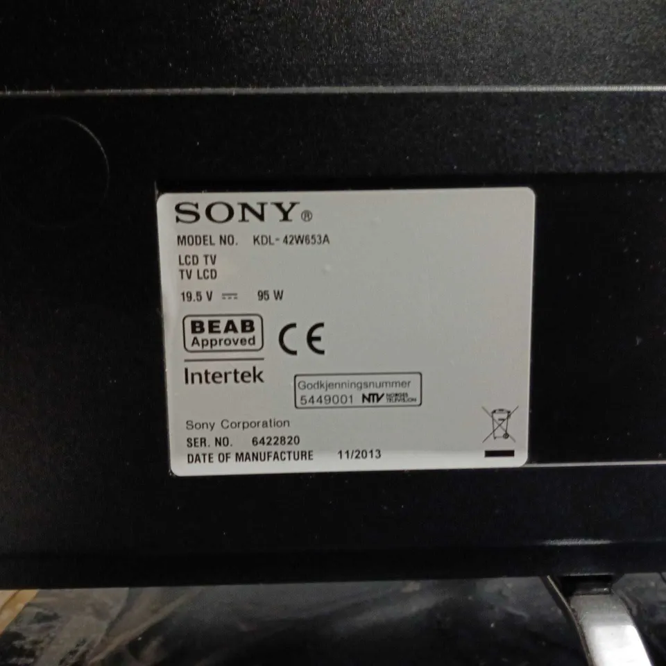 UNBOXED SONY 42" LCD TV - 42W653A