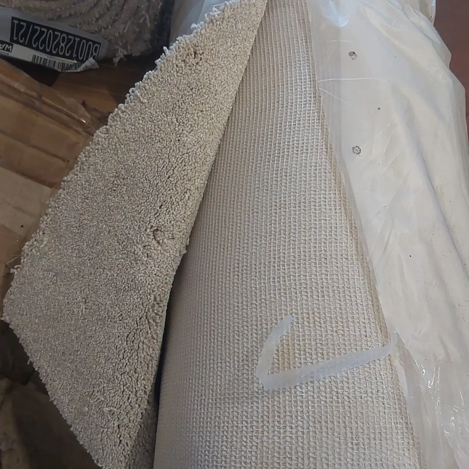 ROLL OF QUALITY PINNACLE AB SAIL CLOTH CARPET - APPROXIMATELY 4.9 x 4m