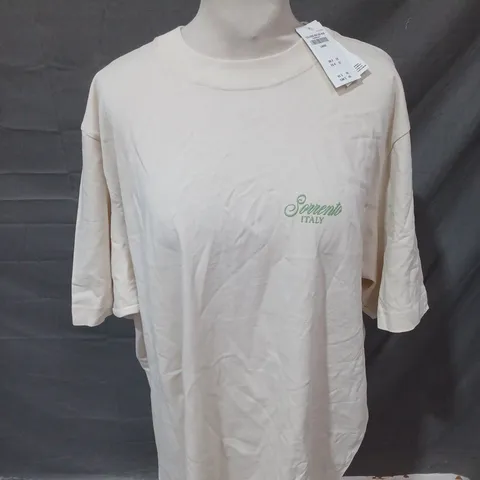 ABERCROMBIE AND FITCH GRAPHIC T-SHIRT SIZE L
