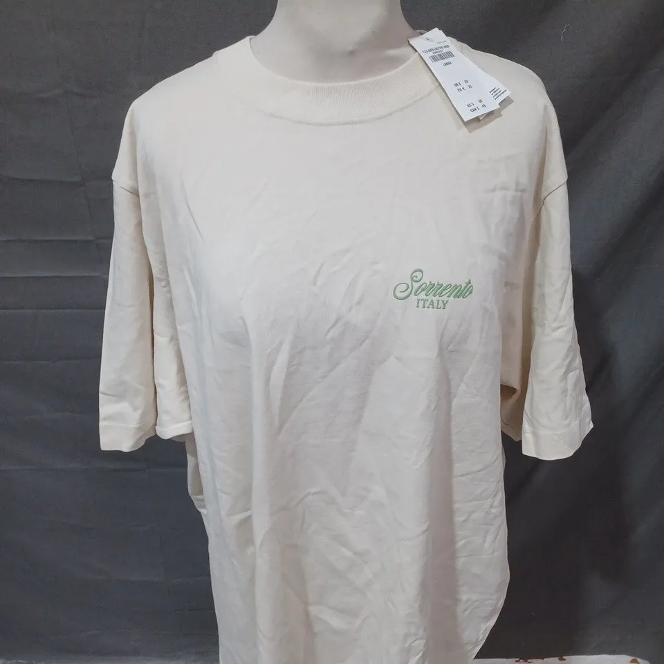 ABERCROMBIE AND FITCH GRAPHIC T-SHIRT SIZE L