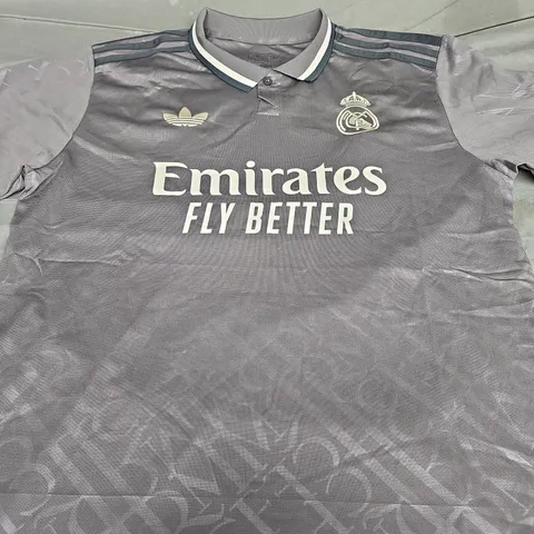 REAL MADRID FC FOOTBALL JERSEY - SIZE LARGE