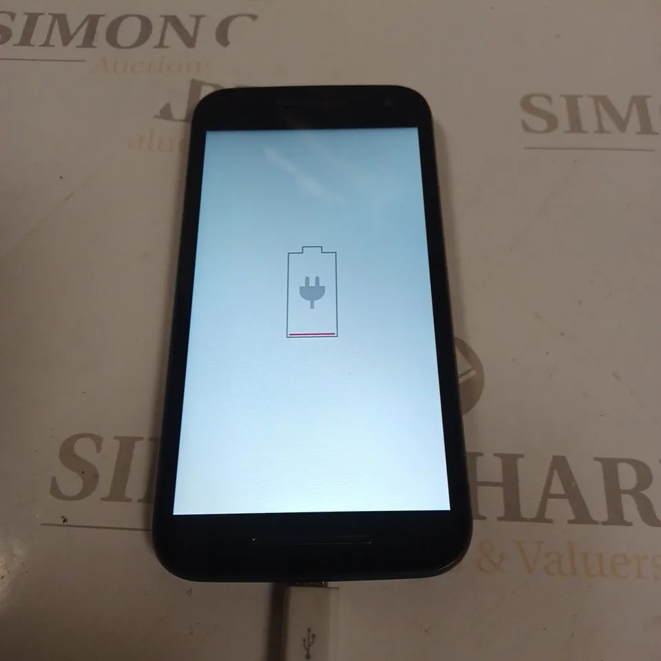 BOXED MOTO G 8GB XT1541 MOBILE PHONE 