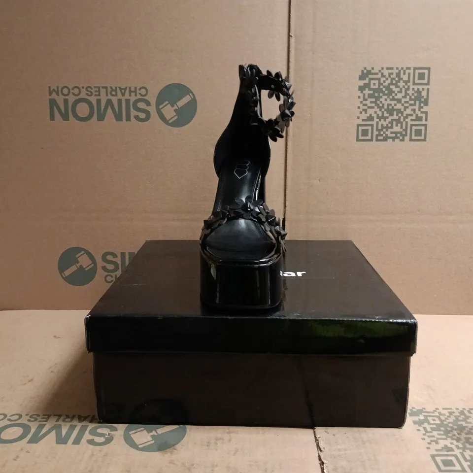BOXED PAIR OF KOI PLATFORM HEELS IN BLACK SIZE 4