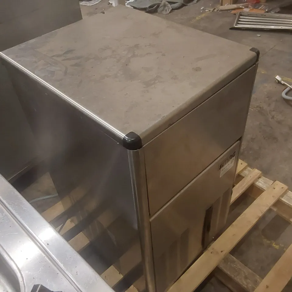 SIMAG COMMERCIAL ICE MACHINE