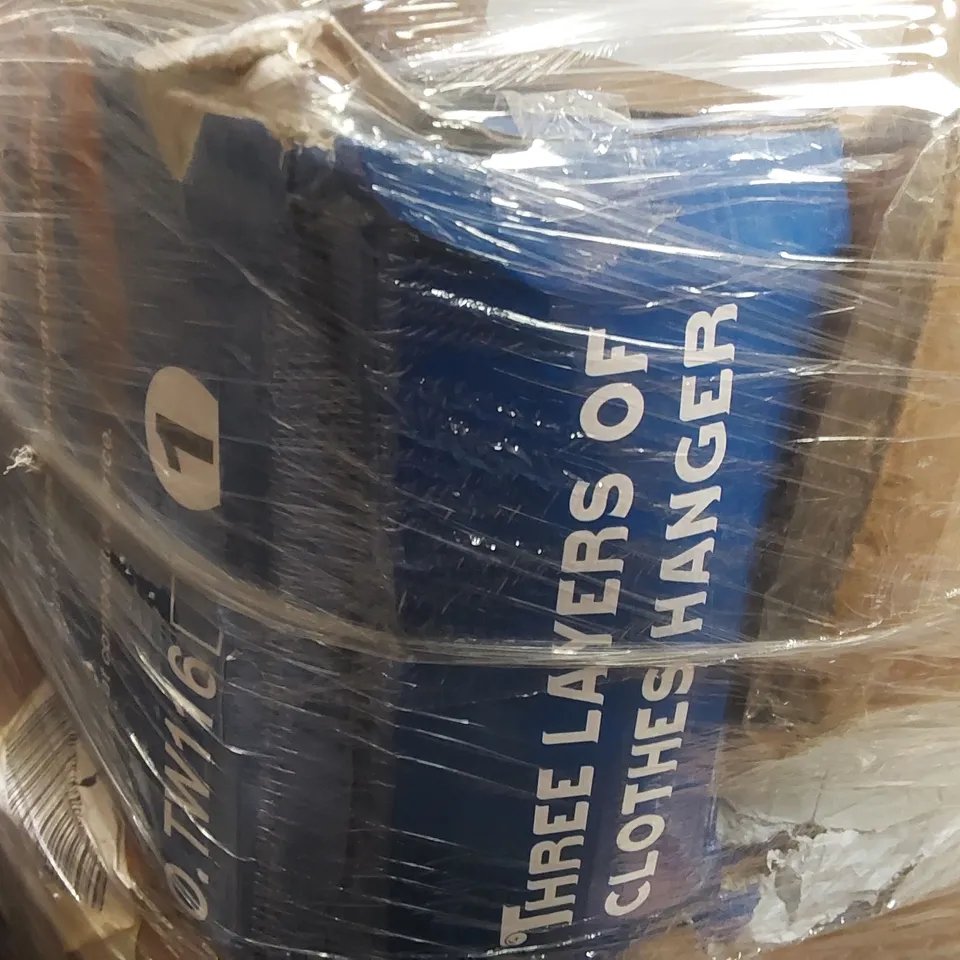 PALLET CONTAINING A LARGE ASSORTMENT OF CONSUMER PRODUCTS INCLUDING: BATHROOM MIRRORS, BATHROOM MIRROR CABINETS, INDUCTION COOKER ECT