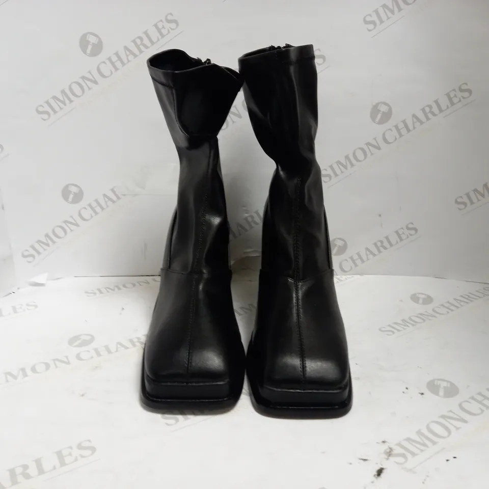 TOPSHOP SQUARE TOE CHUNKY HEELS UK SIZE 5 WIDE FIT