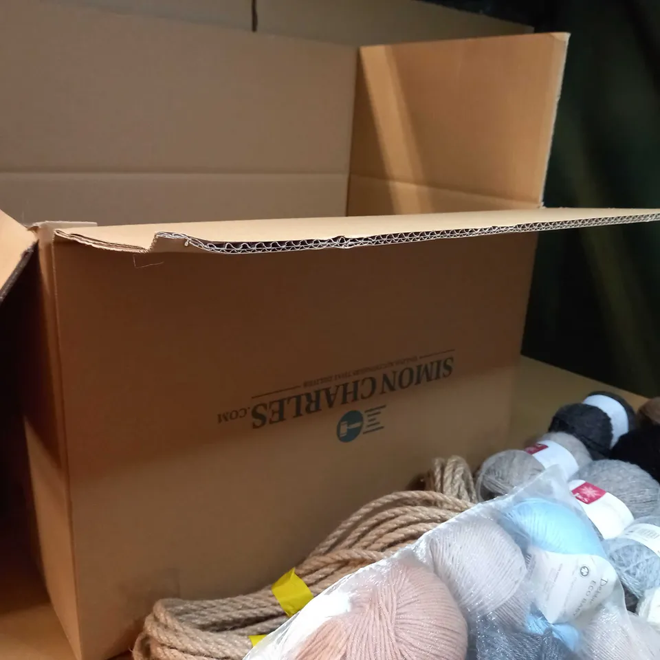 LOT OF APPROX 20 ASSORTED HOUSEHOLD/ CRAFT ITEMS TO INCLUDE: WOOL, COPIER PAPER, CLEAR BAGS