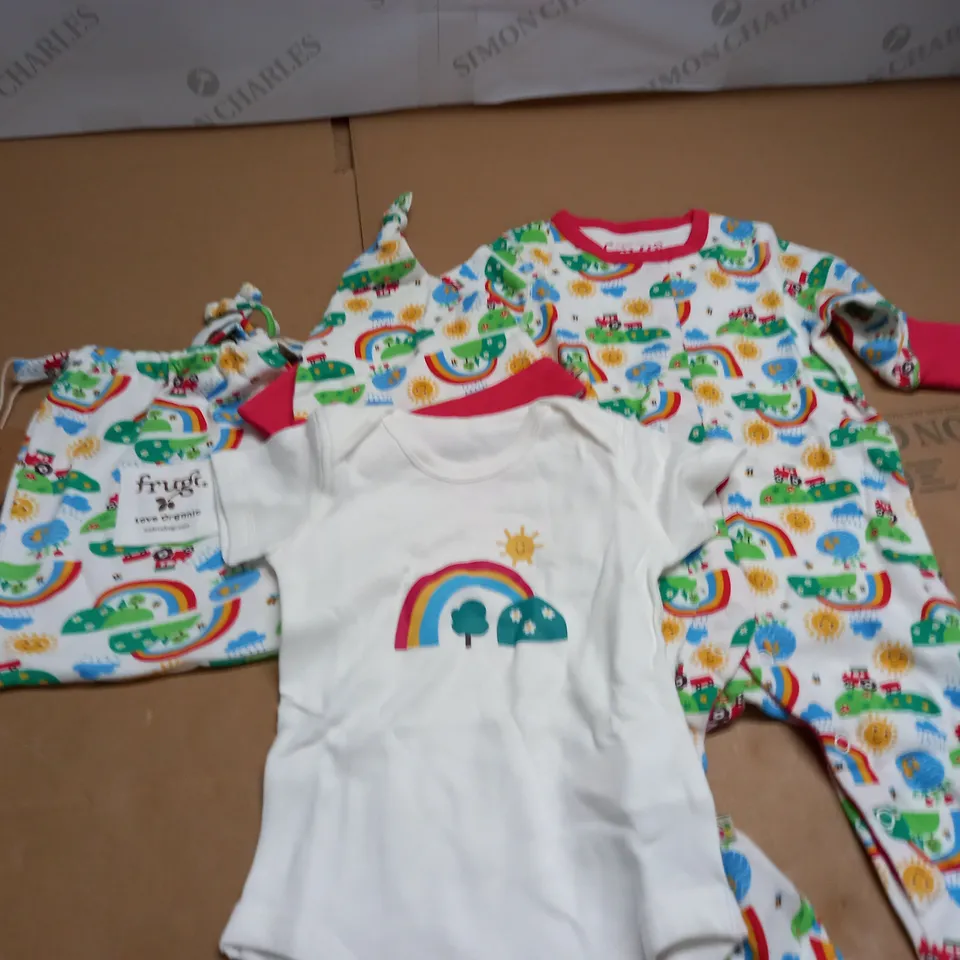FRUGL HAPPY DAYS BABY GIFT SET - 3-6M