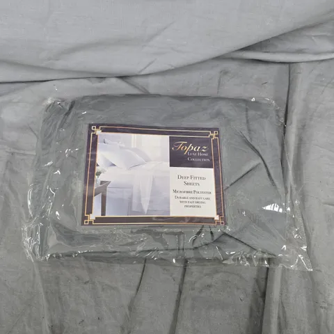APPROXIMATELY 40 TOPAZ DEEP FITTED BED SHEETS - SINGLE 