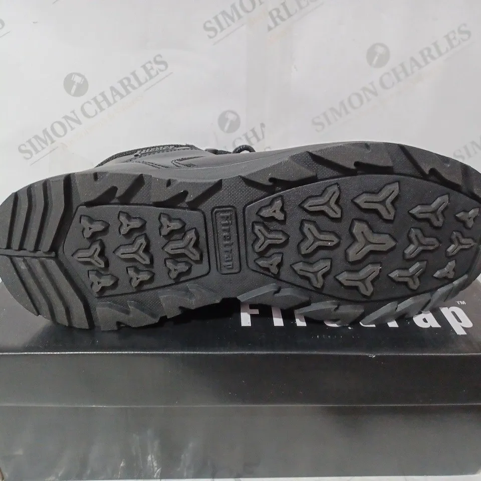 BOXED FIRETRAP MENS RHINO RUN BOOTS SIZE 10