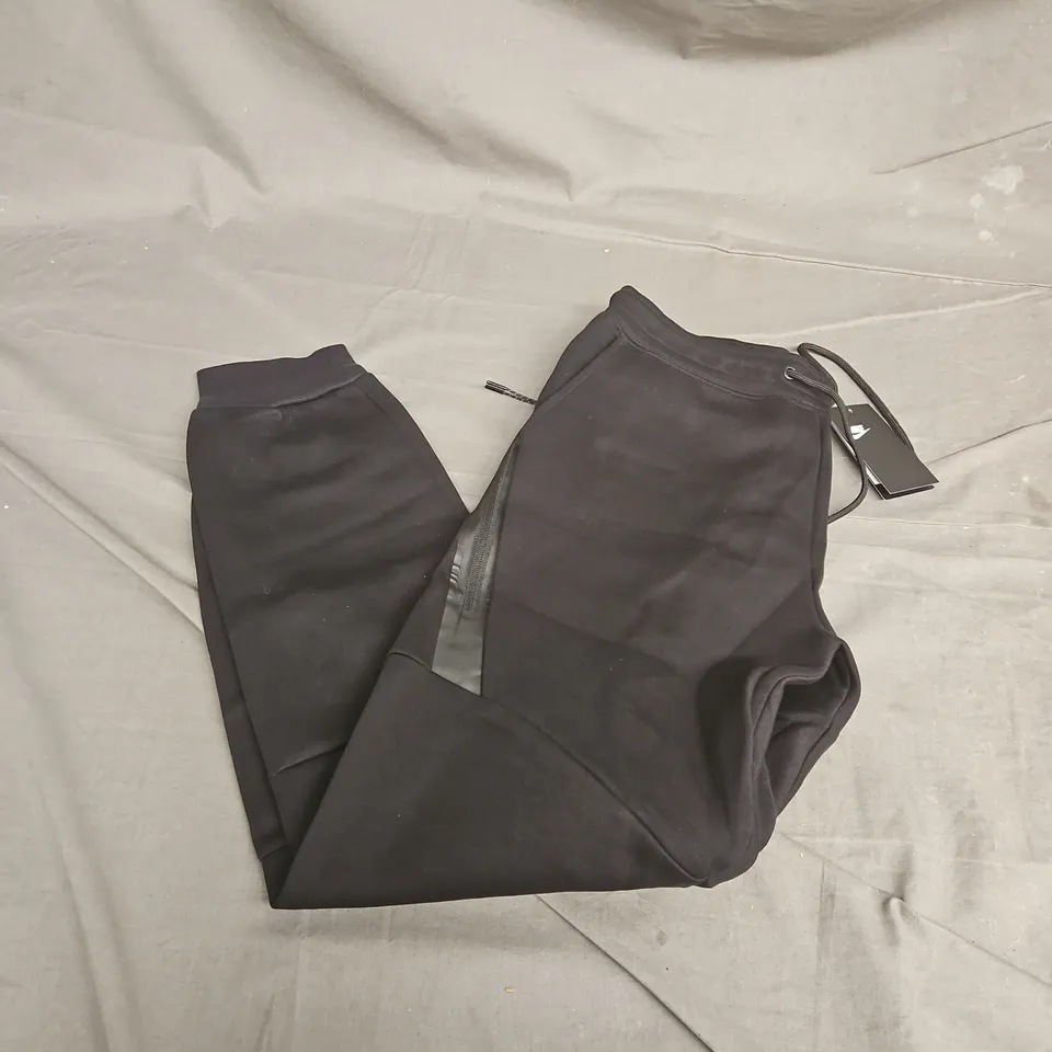 NIKE MENS STANDARD FIT JOGGERS IN BLACK - XL