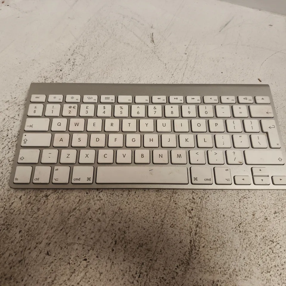 APPLE WIRELESS KEYBOARD (A1314)