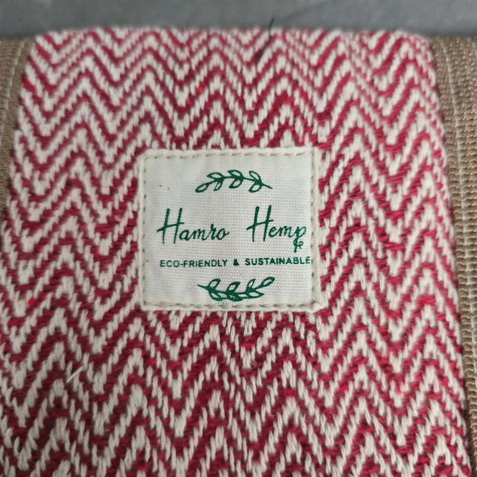 HAMRO HEMP BACKPACK – RED/WHITE CHEVRON FABRIC