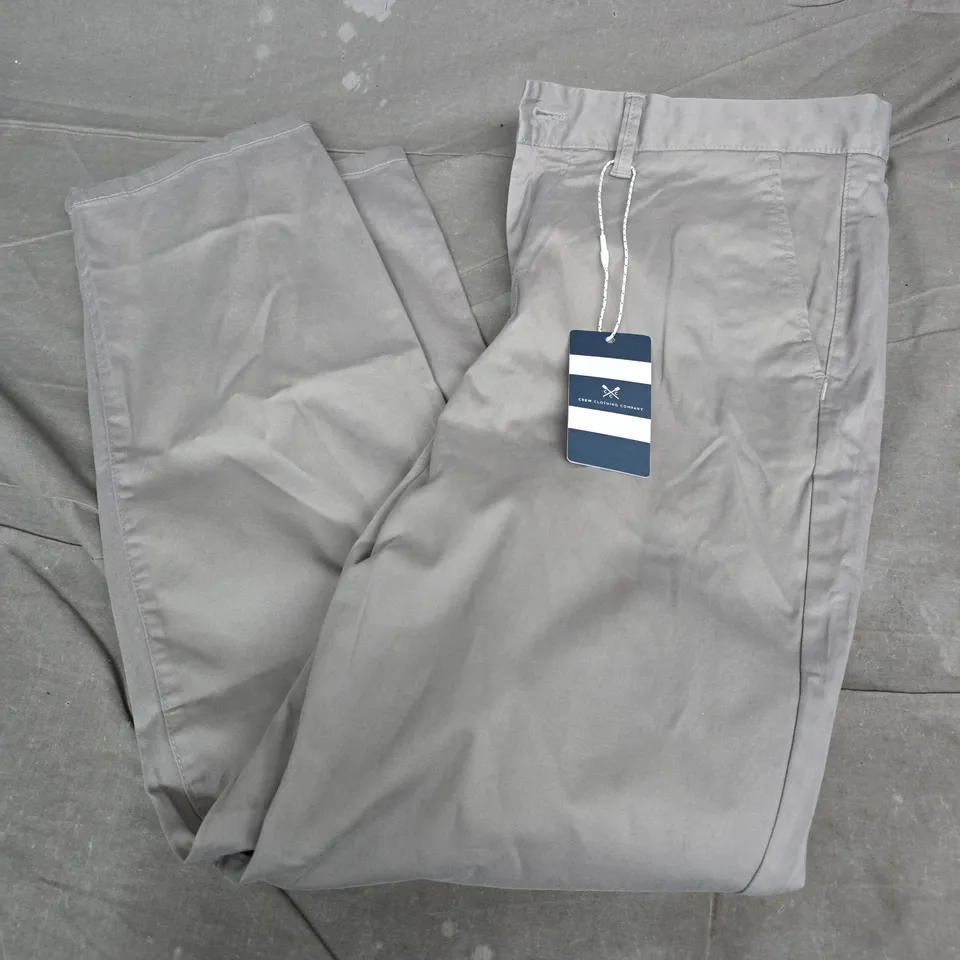CREW CLOTHING COMPANY STRAIGHT CHINOS IN LIGHT GREY - 34S
